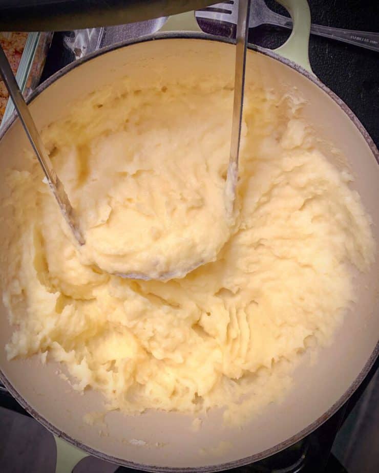mashed potatoes in a dutch oven