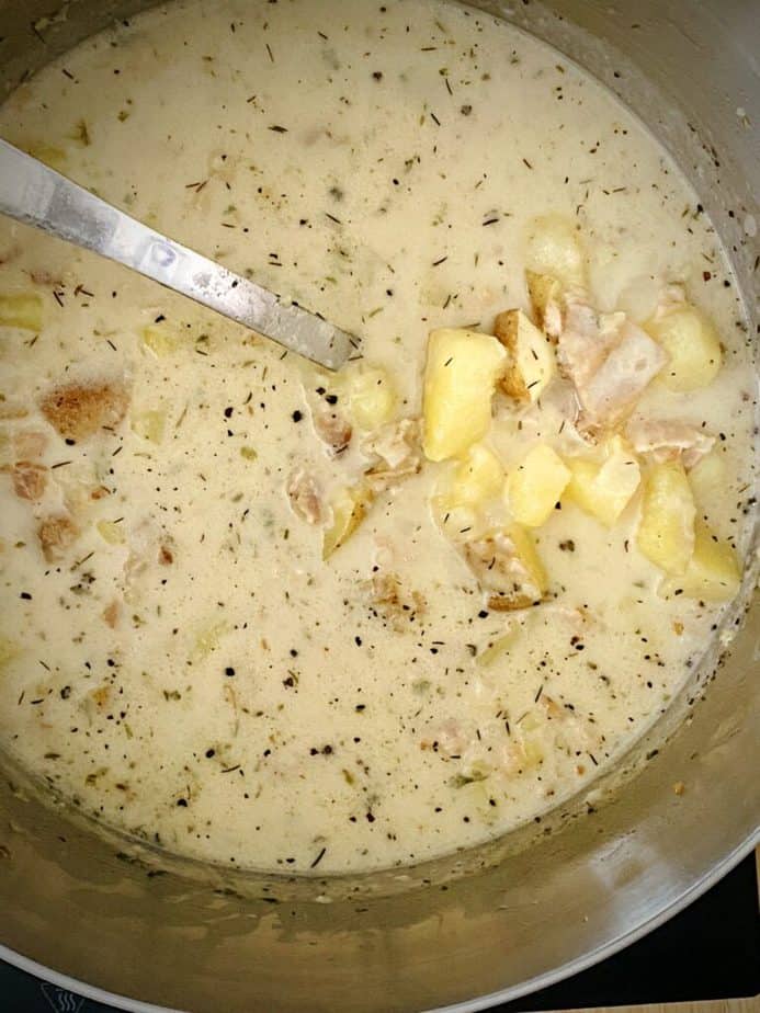 completed white clam chowder in pan