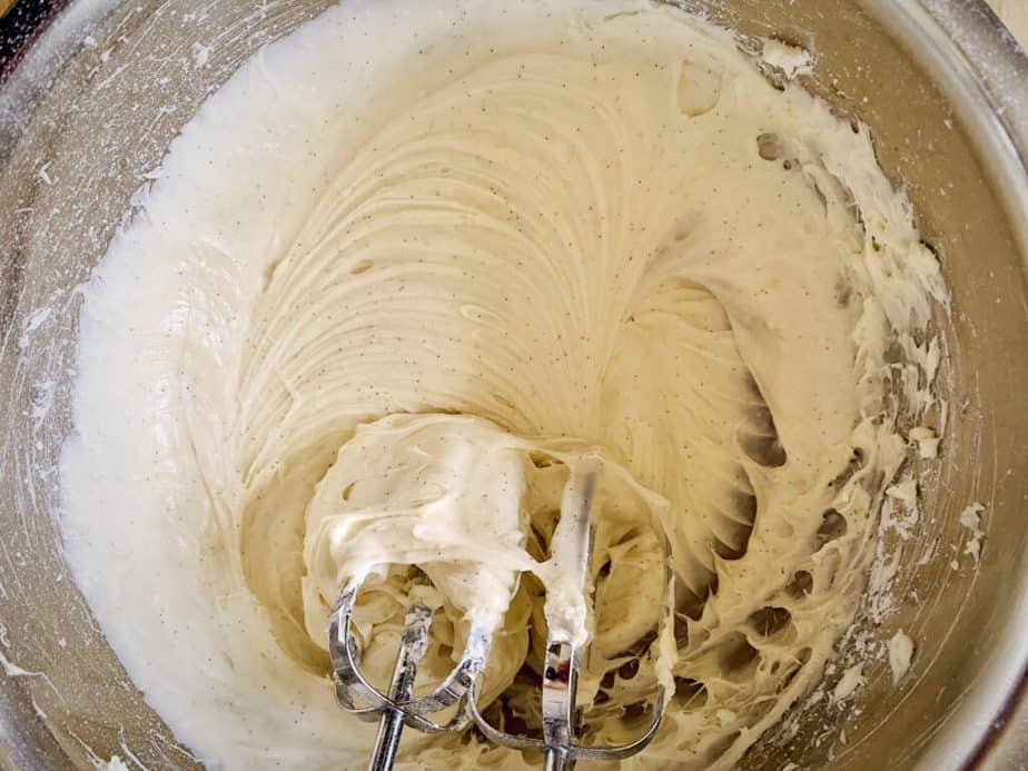 crustless cheescake mixture prior to adding cream