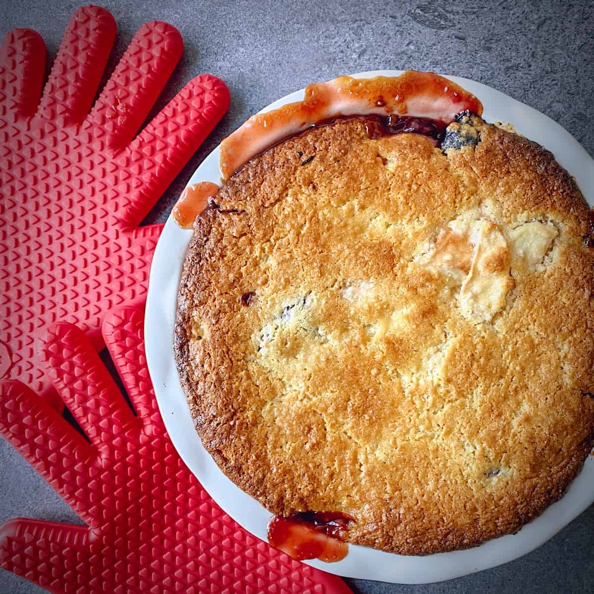 https://confessionsofagroceryaddict.com/wp-content/uploads/2021/03/easy-and-adaptable-apple-cherry-fruit-cobbler-square-hero.jpeg